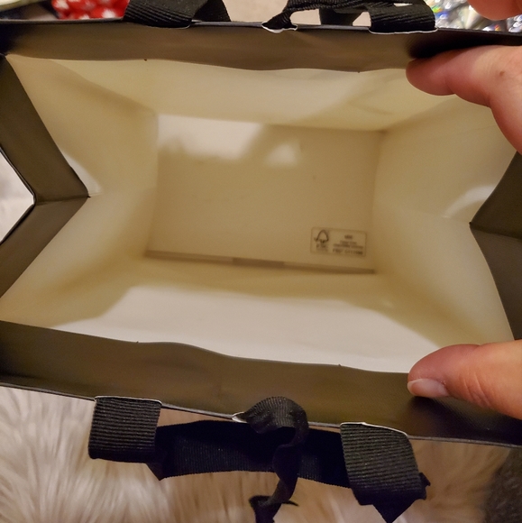 Authentic Gucci shopping bag - Picture 3 of 5